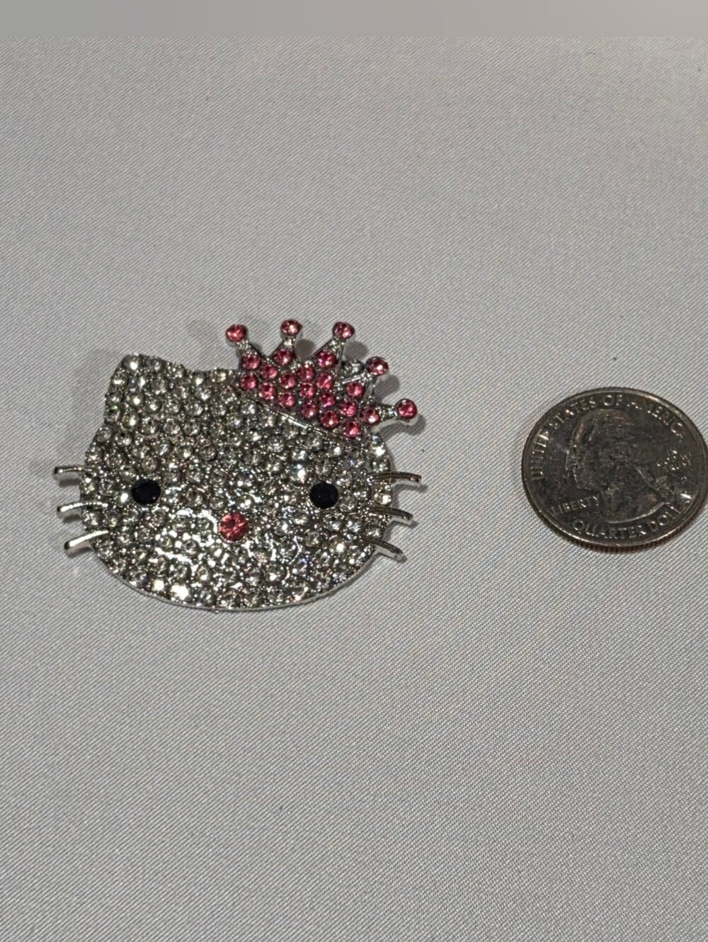 Sparkling Sliver Hello Kitty Pink Crown Brooch - Pink & Silver Pin Accessory New - Picture 3 of 4